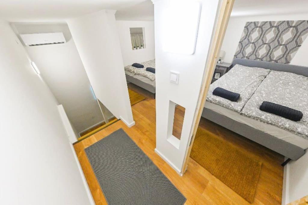 2 Bedroom Flat In Damjanich Str., Hirsch — Photos 2